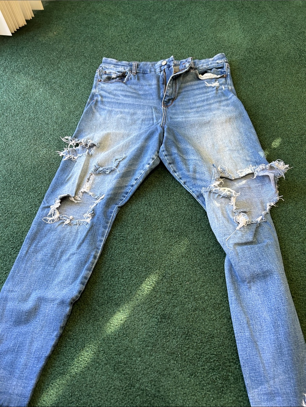 American Eagle Outfitters Light Wash Ripped Skinny Jeans